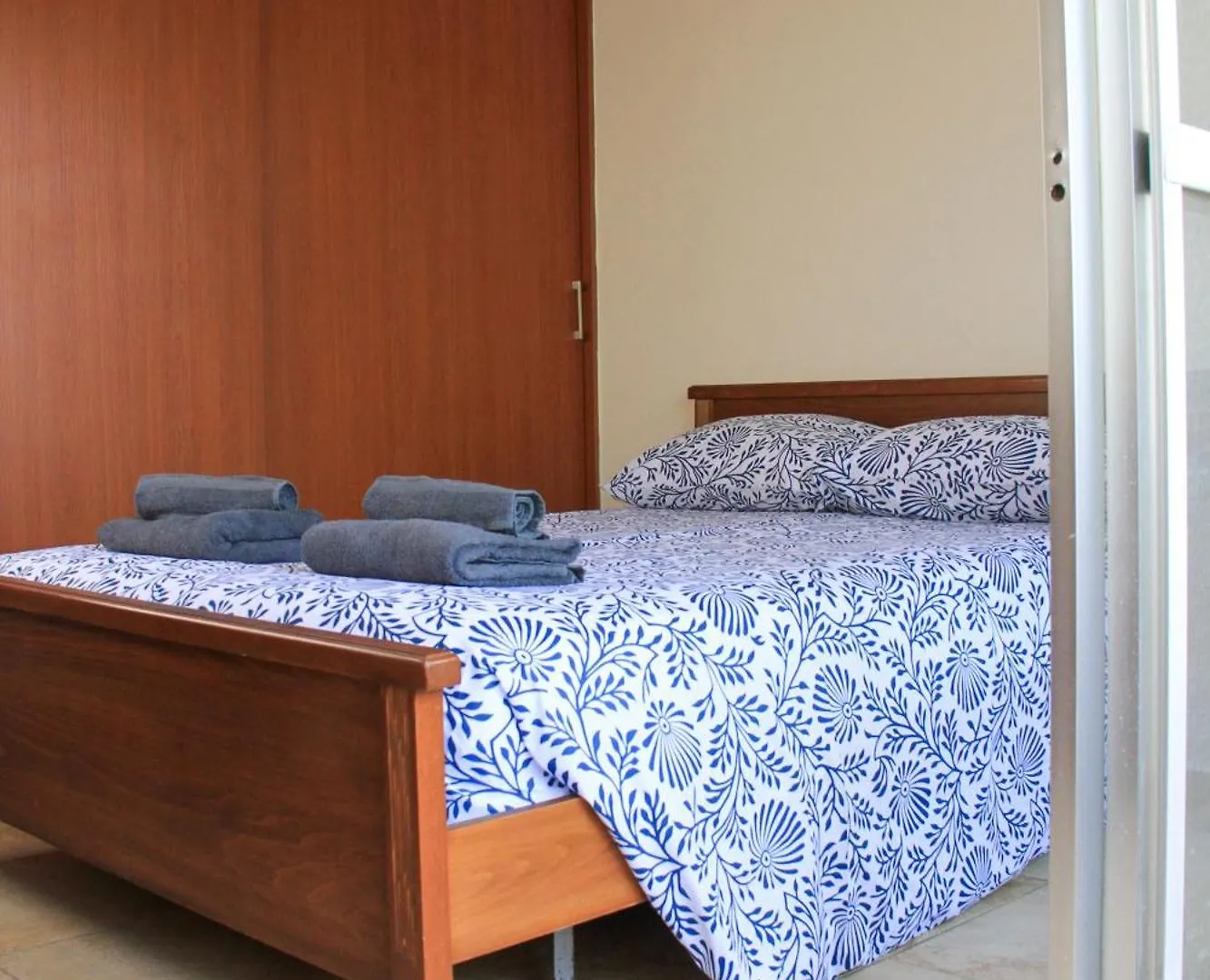 Piale Palms Makenzie Beach Front Apartment, Λάρνακα