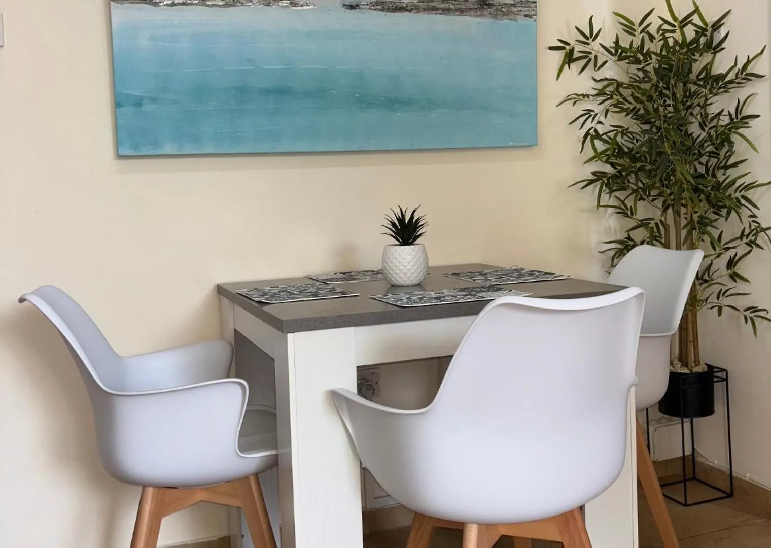 Piale Palms Makenzie Beach Front Apartment, Λάρνακα