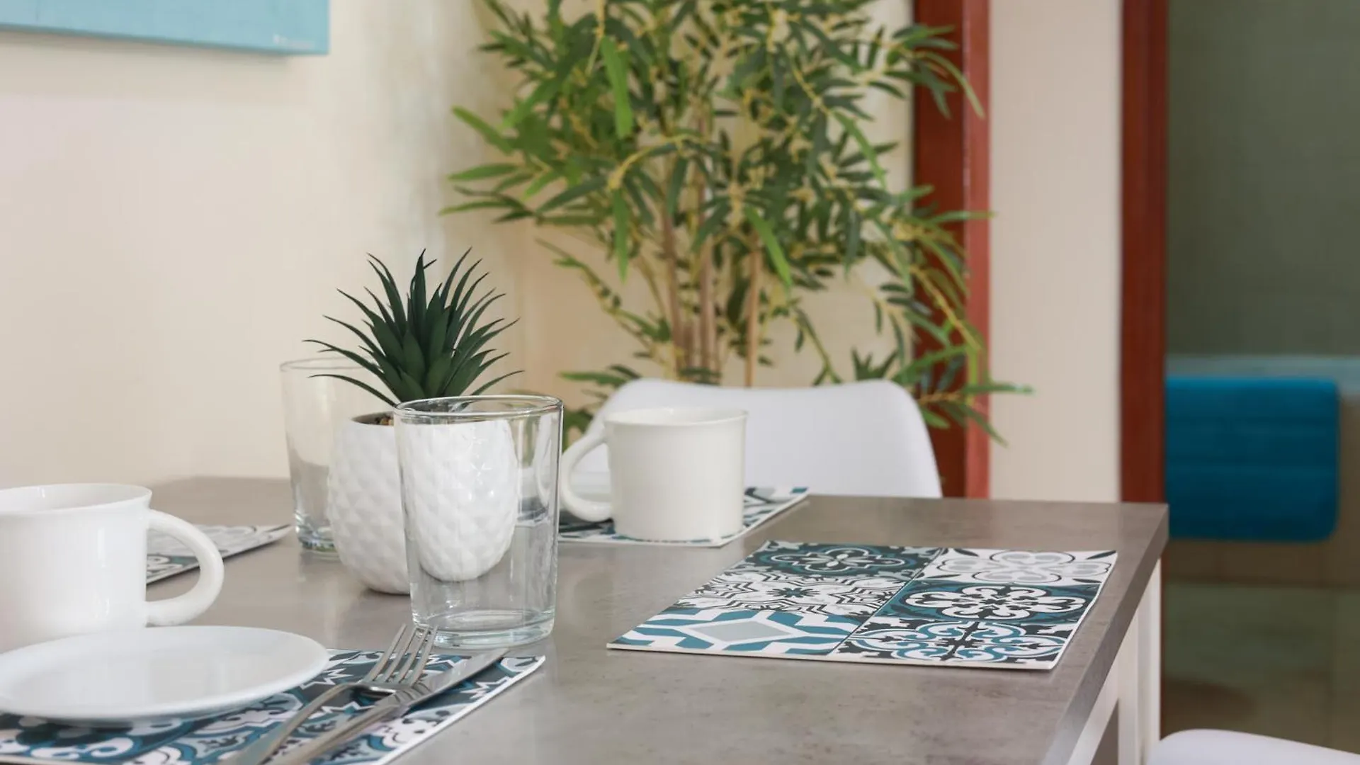Piale Palms Makenzie Beach Front Apartment, Λάρνακα